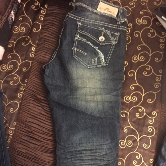 Capris - Picture 3 of 3