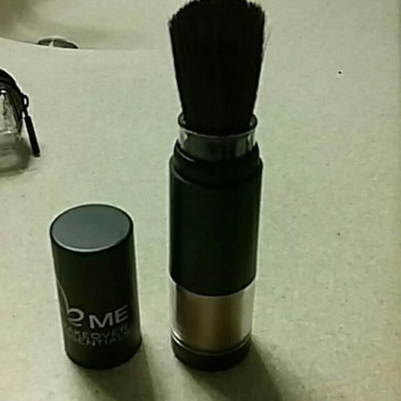 Me makeover essentials - Picture 3 of 3