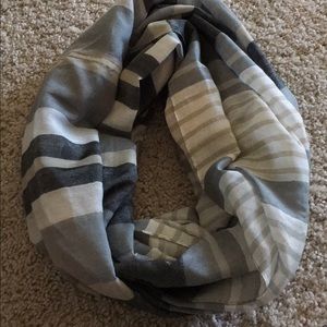 Infinity scarf