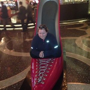 Meet your Posher, Annia