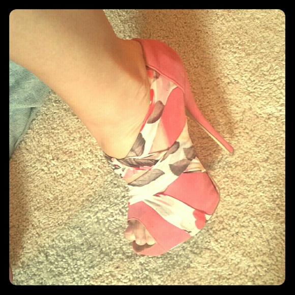 Coral and floral heels