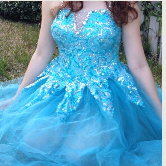 🐸Sale🐸 Sky blue sequined midi tutu dress