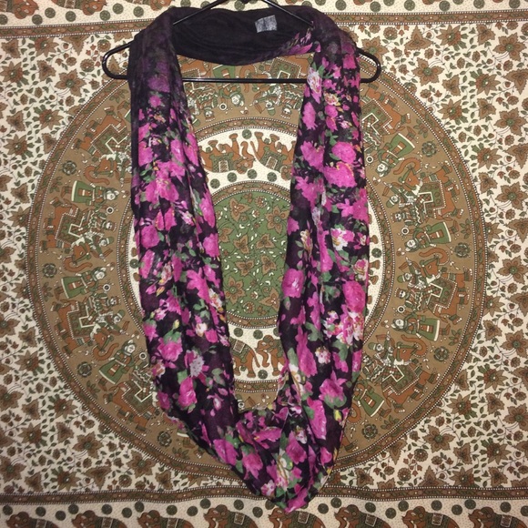 Infinity scarf - Picture 1 of 1