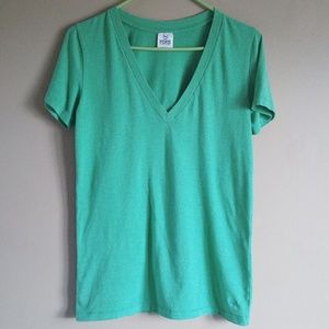 🍀Victoria's secret PINK green T-shirt🍀