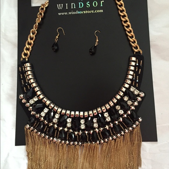 Beautiful necklace and earring set, never worn - Picture 2 of 2