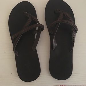 American Eagle sandals