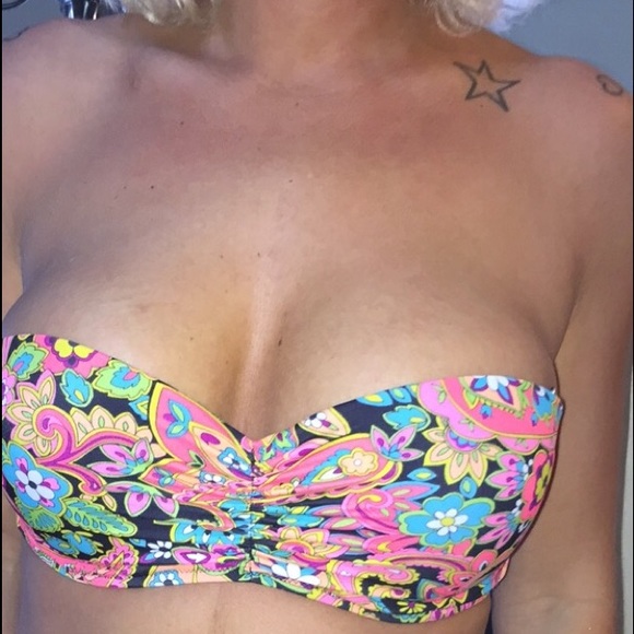 Victoria's Secret push up bikini top 34D - Picture 3 of 4