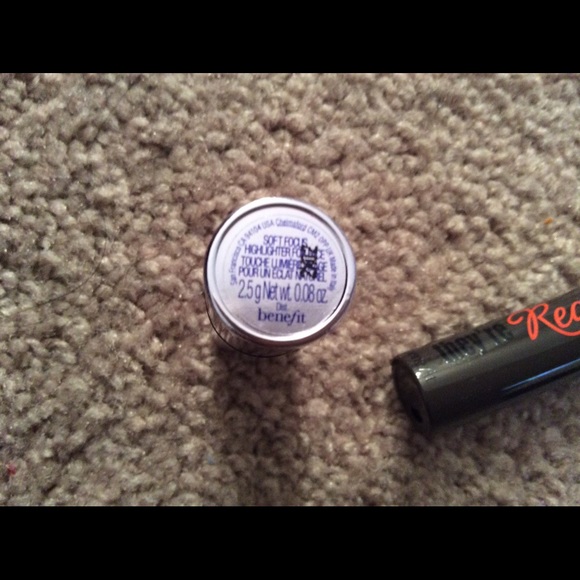 Benefit Duo *PRICE DROP* - Picture 2 of 3