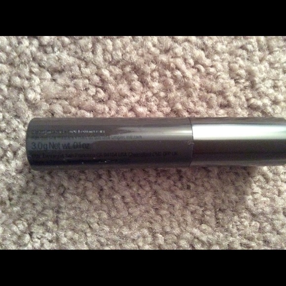 Benefit Duo *PRICE DROP* - Picture 3 of 3