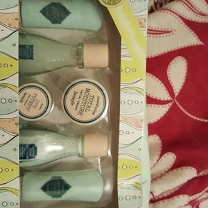 Trial sizes! Benefit cosmetics skincare sampler