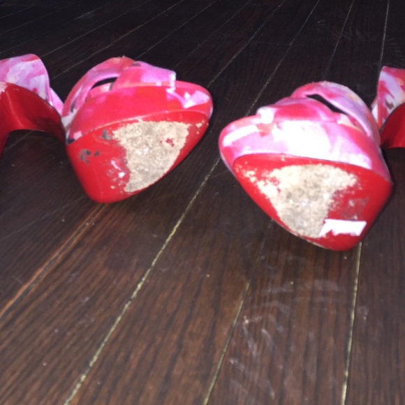 ***SOLD*** Christian Louboutin sz 37 - Picture 3 of 4