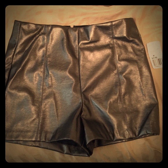 High-waisted pewter-colored shorts!