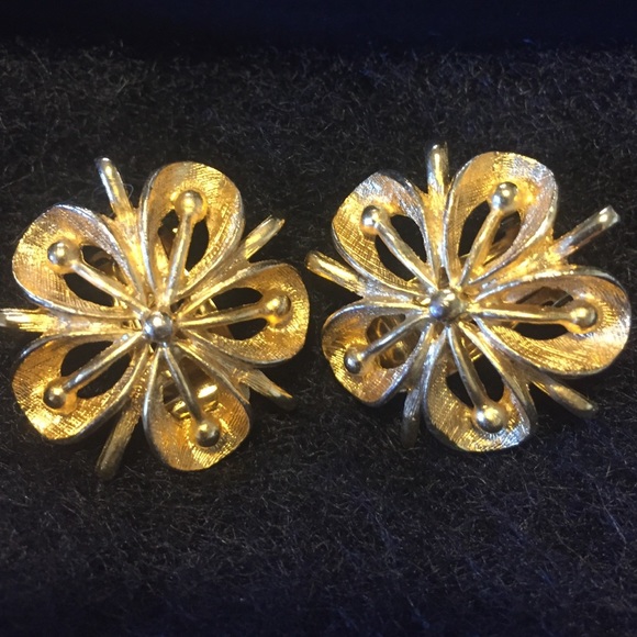 Vintage Earrings 1960's - Picture 1 of 3