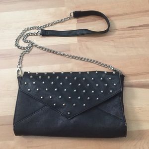 Studded clutch