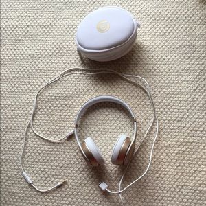 Beats SOLO2 Wireless headphones