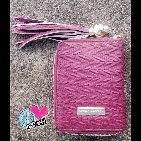 Steve Madden Handbags - 💗🌸 Steve Madden Wristlet Wallet 💗🌸