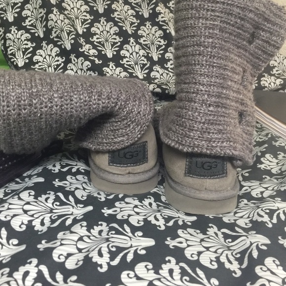 Grey knit Uggs