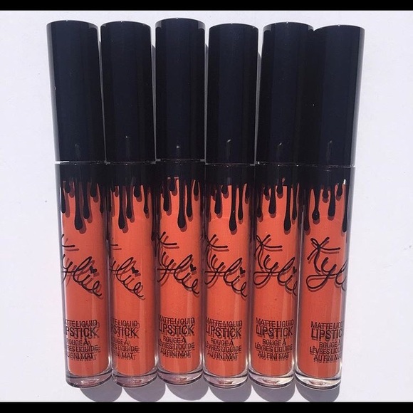 READ DESCRIPTIONPreselling Kylie Jenner Lip Kit 22