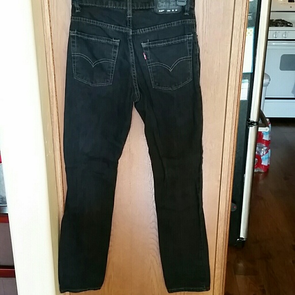 Levis - Picture 2 of 4