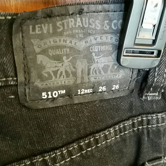 Levis - Picture 3 of 4