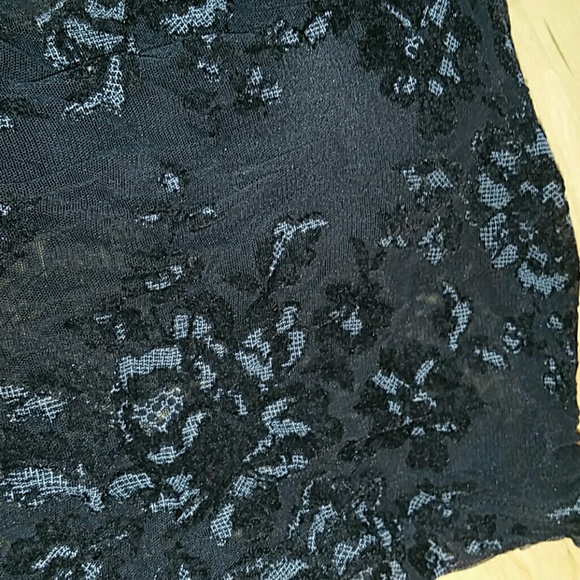 Express Lace Crop Top - Picture 2 of 2