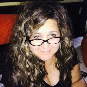 Meet your Posher, Dee