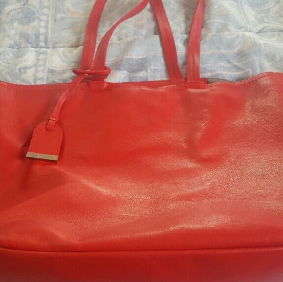Beautiful vibrant red Kenneth Cole Tote bag - Picture 1 of 4