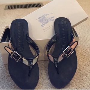 Burberry flip flops !