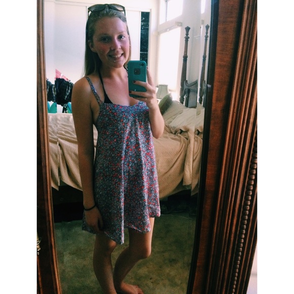 Spring/Summer Dress Sale! - Picture 3 of 3