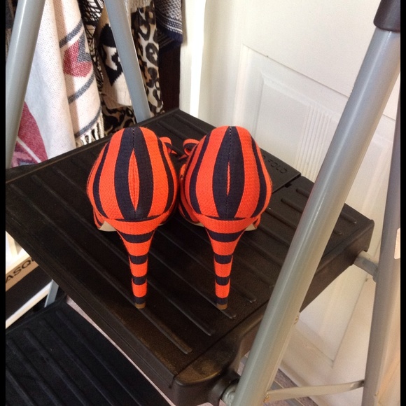 J. Crew Shoes - J.CREW Striped Bow Pumps J. Crew Shoes - J.CREW Striped Bow Pumps