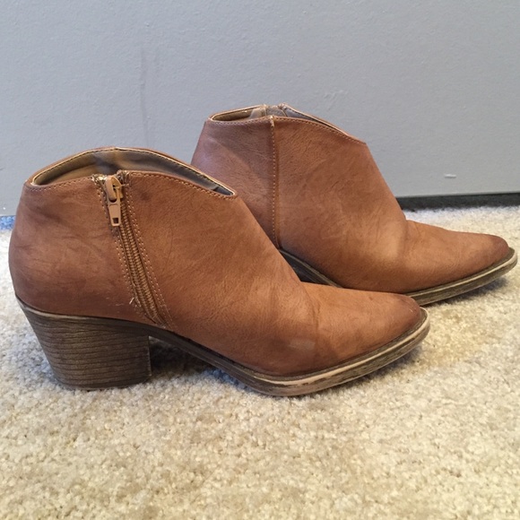 Brown/tan Forever 21 booties