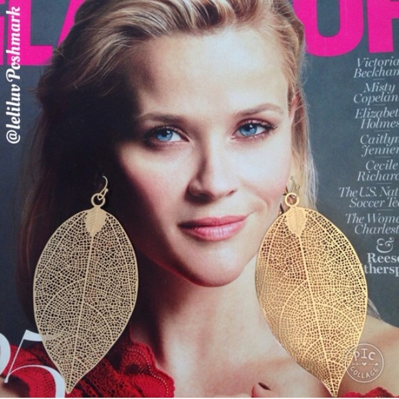 🔴$5 SALE! Gold tone leaf earrings 📍1LEFT - Picture 3 of 4