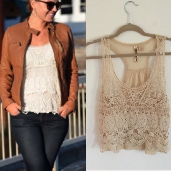 American Eagle Outfitters Tops - Lace Razorback TankTop