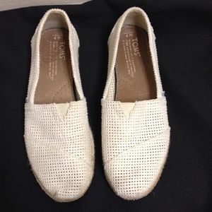 Toms size 7