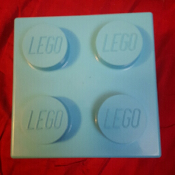 Lego makeup box/travel container - Picture 1 of 3