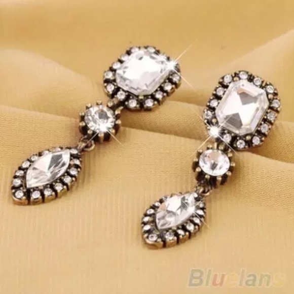Rhinestone Gem Waterdrop Pendant Earrings