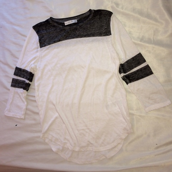 Abercrombie & Fitch 3/4 Jersey Top 👽