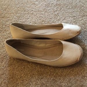 Old Navy canvas flats size 8