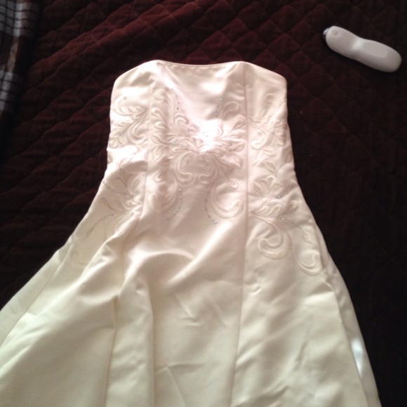 Wedding gown with train and bling - Picture 2 of 4