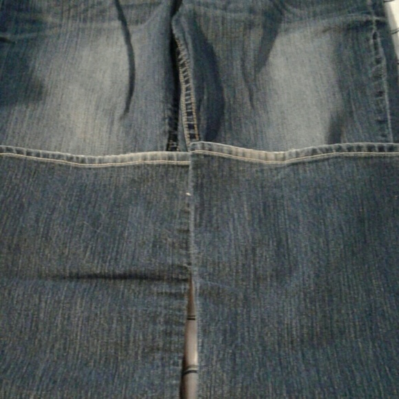 Maurices jeans - Picture 2 of 3