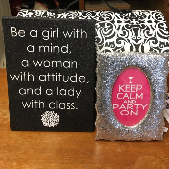 Bundle of signs