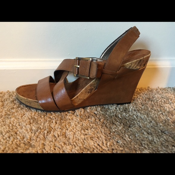 Aerosoles Brown Strappy Sandal! Size 10!