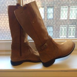 Brand new Merrell weatherproof boots