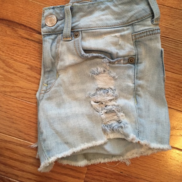 SALE AEO Lightwash Jean Shorts