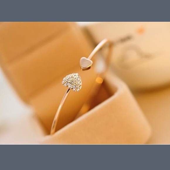 24hrFLASH SALE‼️Rhinestones love heart bangle