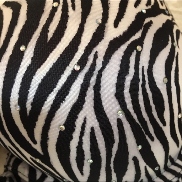 Victoria's Secret very sexy bra zebra 34dd - Picture 2 of 4