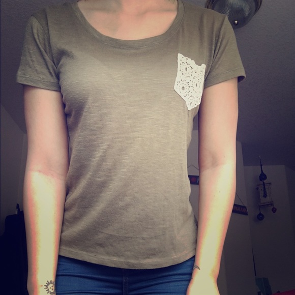 OLIVE Rue21 crotchet pocket-tee - NWT