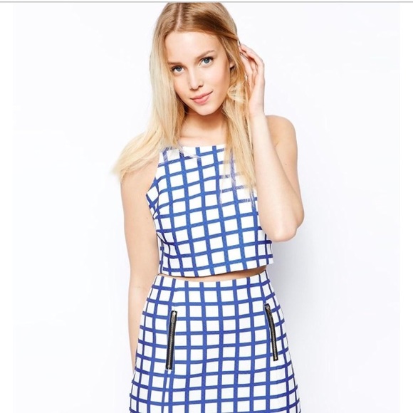 Tops - NEW Grid print crop top Tops - NEW Grid print crop top