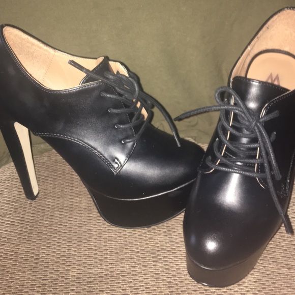 ❤️ShoeDazzle Booties❤️