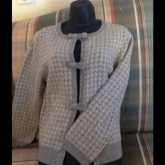 Gorgeous Cardigan by J Crew! - Picture 1 of 2